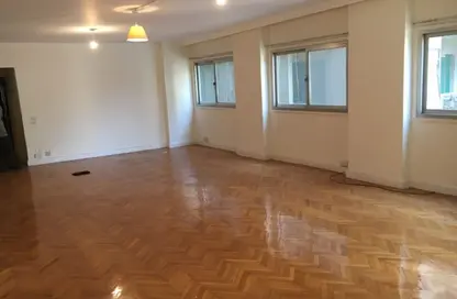 شقة - 3 غرف نوم - 3 حمامات للايجار في الزمالك - القاهرة