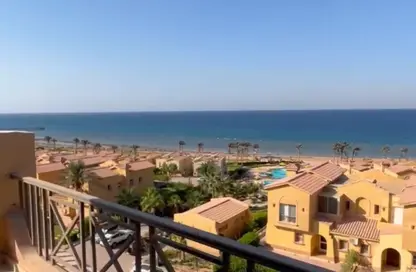 (بنتهاوس  (روف - 2 غرف نوم - 2 حمامات للبيع في لافيستا توباز - لافيستا - العين السخنة - السويس