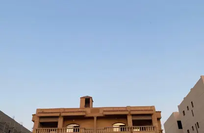 شقة - 3 غرف نوم - 2 حمامات للبيع في حي النادي - مدينة الشروق - القاهرة