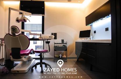 Clinic - Studio - 1 Bathroom for sale in Westown - Sheikh Zayed Compounds - Sheikh Zayed City - Giza