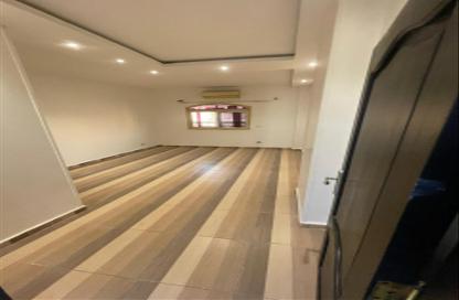 Apartment - 3 Bedrooms - 2 Bathrooms for rent in Ganoob El Acadimia - New Cairo City - Cairo