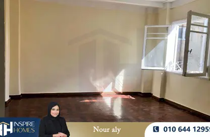 شقة - 3 غرف نوم - 1 حمام للايجار في الشاطبي - حي وسط - الاسكندرية