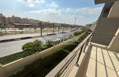 Apartment - 3 Bedrooms - 2 Bathrooms for sale in Villa Square - Fifth Square - The 5th Settlement - New Cairo City - Cairo