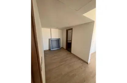 فيلا - 3 غرف نوم - 3 حمامات للايجار في كمبوند البروج - كمبوندات الشروق - مدينة الشروق - القاهرة