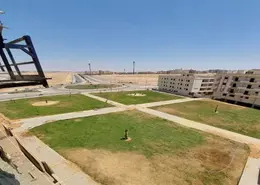 شقة - 3 غرف نوم - 3 حمامات للبيع في المنطقة الرابعة - مدينة الشروق - القاهرة