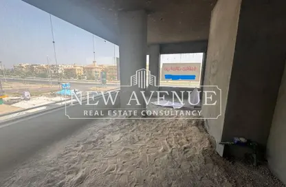 محل - استوديو - 1 حمام للبيع في طريق بيفرلي هيلز - الحي السابع عشر - الشيخ زايد - الجيزة