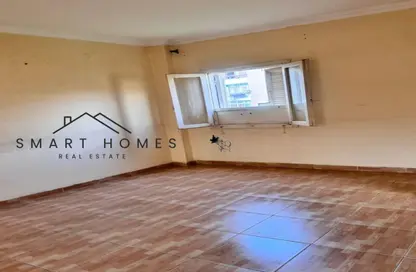 Apartment - 2 Bedrooms - 1 Bathroom for sale in 11th District - Sheikh Zayed City - Giza