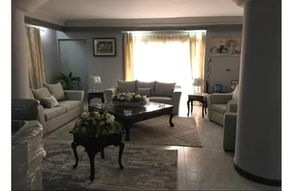 Apartment - 3 Bedrooms - 2 Bathrooms for sale in Mohammed Al Maqref St. - 6th Zone - Nasr City - Cairo