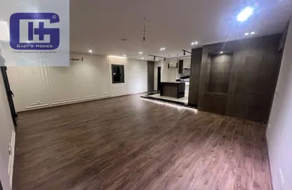 Apartment - 3 Bedrooms - 2 Bathrooms for sale in Eastown - 5th Settlement Compounds - The 5th Settlement - New Cairo City - Cairo