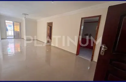 شقة - 3 غرف نوم - 3 حمامات للايجار في شارع كفر عبده - كفر عبده - رشدي - حي شرق - الاسكندرية