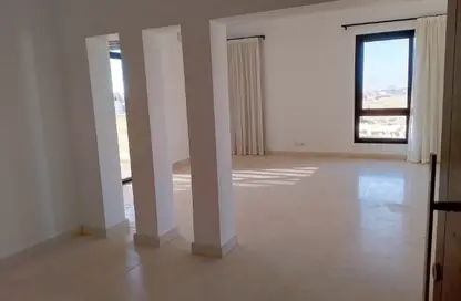 (بنتهاوس  (روف - 4 غرف نوم - 4 حمامات للايجار في أو ويست - كمبوندات 6 أكتوبر - مدينة 6 أكتوبر - الجيزة