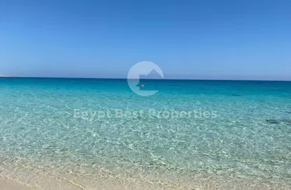 شاليه - 2 غرف نوم - 3 حمامات للبيع في رملة ليك سايد - قسم الضبعة - الساحل الشمالي