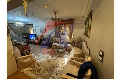 Apartment - 3 Bedrooms - 2 Bathrooms for sale in Fareek Awal Ali Amer St. - 6th Zone - Nasr City - Cairo