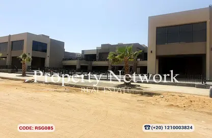 محل تجاري - استوديو - 2 حمامات للايجار في كمبوند فيلدج جاردن القطامية - كمبوندات التجمع الخامس - التجمع الخامس - مدينة القاهرة الجديدة - القاهرة