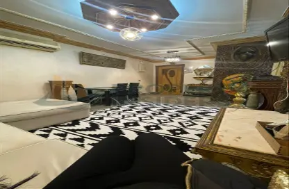 Apartment - 2 Bedrooms - 1 Bathroom for rent in Ahmed Orabi St. - Mohandessin - Giza