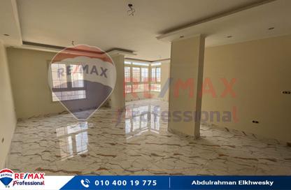 Apartment - 3 Bedrooms - 1 Bathroom for sale in Mahmoud Hassan Fahmy St. - Sporting - Hay Sharq - Alexandria