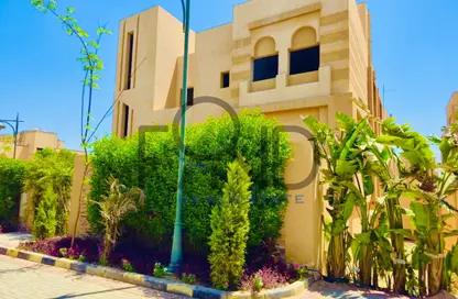 فيلا - 6 غرف نوم - 6 حمامات للبيع في الحياه - امتداد المستثمرين الشمالية - مدينة القاهرة الجديدة - القاهرة