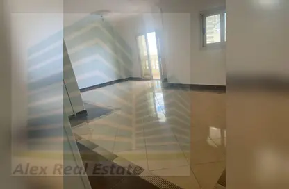 شقة - 3 غرف نوم - 1 حمام للايجار في شارع عمر لطفي - الإبراهيمية - حي وسط - الاسكندرية