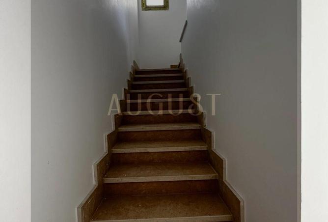 8056284 - Property Image 2