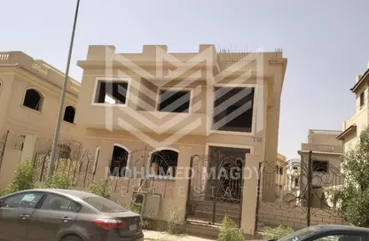 Villa - 4 Bedrooms - 3 Bathrooms for sale in Zeraeyin Compound - 6 October Compounds - 6 October City - Giza