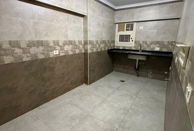 8215000 - Property Image 2