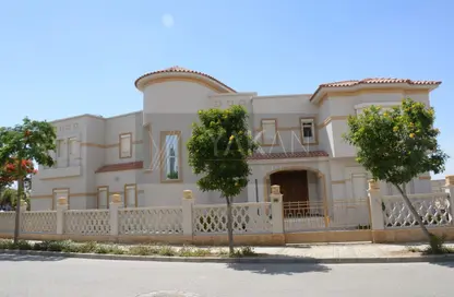 فيلا - 4 غرف نوم - 4 حمامات للبيع في حياة ريزيدنس - شارع التسعين الشمالي - التجمع الخامس - مدينة القاهرة الجديدة - القاهرة