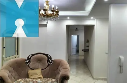 شقة - 3 غرف نوم - 2 حمامات للايجار في الحي العاشر - الشيخ زايد - الجيزة