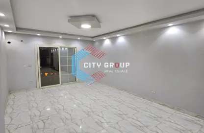 Office Space - Studio - 3 Bathrooms for rent in Maadi - Hay El Maadi - Cairo