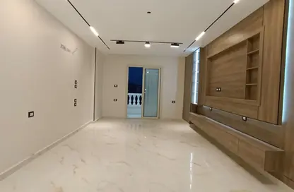 Apartment - 3 Bedrooms - 2 Bathrooms for sale in Gate 4 - Mena - Hadayek El Ahram - Giza