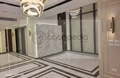 فيلا - 5 غرف نوم - 6 حمامات للايجار في سوديك ايست - الحي السادس - هليوبوليس الجديدة - القاهرة