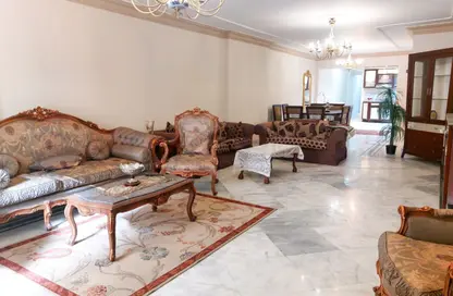 شقة - 3 غرف نوم - 2 حمامات للايجار في لوران - حي شرق - الاسكندرية شقة - 3 غرف نوم - 2 حمامات للايجار في لوران - حي شرق - الاسكندرية