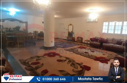 شقة - 3 غرف نوم - 3 حمامات للايجار في شارع شعراوي - لوران - حي شرق - الاسكندرية
