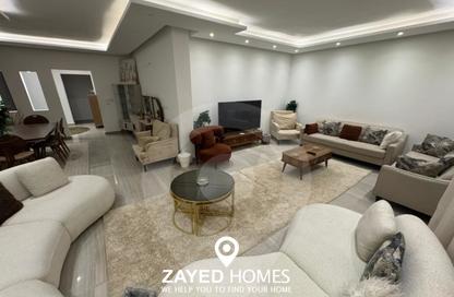 شقة - 3 غرف نوم - 3 حمامات للايجار في ذا كورت ياردز - كمبوندات الشيخ زايد - الشيخ زايد - الجيزة