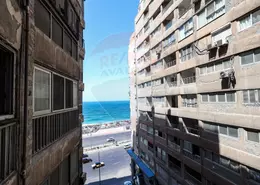 شقة - 3 غرف نوم - 2 حمامات للبيع في طريق الجيش - لوران - حي شرق - الاسكندرية