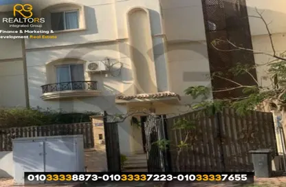 Townhouse - 4 Bedrooms - 4 Bathrooms for sale in Hadayek Al Mohandessin - 4th District - Sheikh Zayed City - Giza