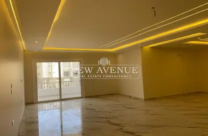 Apartment - 3 Bedrooms - 3 Bathrooms for sale in Hyde Park - 5th Settlement Compounds - The 5th Settlement - New Cairo City - Cairo