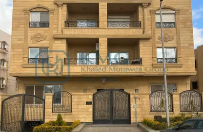 Apartment - 3 Bedrooms - 3 Bathrooms for sale in Doctor Yassin Abdel Ghaffar St. - Area C - Ganoob El Acadimia - New Cairo City - Cairo