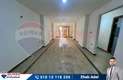 Apartment - 3 Bedrooms - 2 Bathrooms for sale in Abdel Salam Aref St. - Glim - Hay Sharq - Alexandria