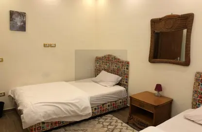 Apartment - 3 Bedrooms - 1 Bathroom for rent in Mohamed Hussein Mahmoud St. - Area E - Ganoob El Acadimia - New Cairo City - Cairo