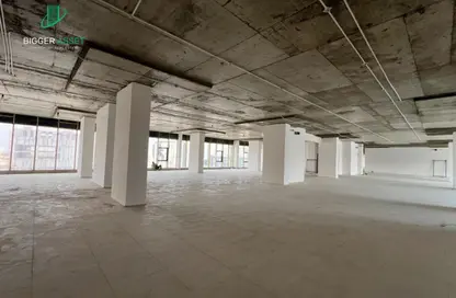 مساحات مكتبية - استوديو - 8 حمامات للايجار في جولدن جيت - شارع التسعين الجنوبي - التجمع الخامس - مدينة القاهرة الجديدة - القاهرة