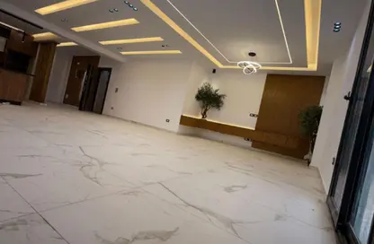 Apartment - 3 Bedrooms - 3 Bathrooms for sale in Al Imam Malik St. - 6th District - Obour City - Qalyubia