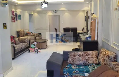 Apartment - 5 Bedrooms - 2 Bathrooms for sale in Degla Gardens - Hadayek October - 6 October City - Giza