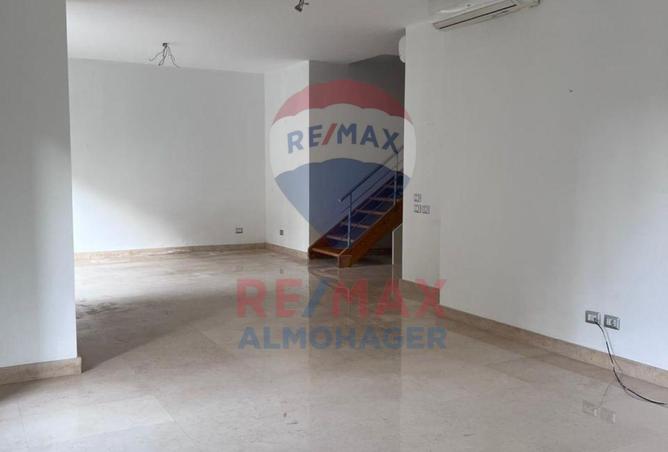 8227233 - Property Image 2