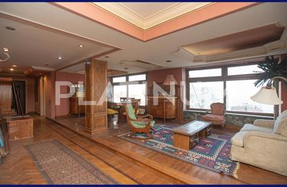 Apartment - 4 Bedrooms - 4 Bathrooms for sale in Port Said St. - El Shatby - Hay Wasat - Alexandria