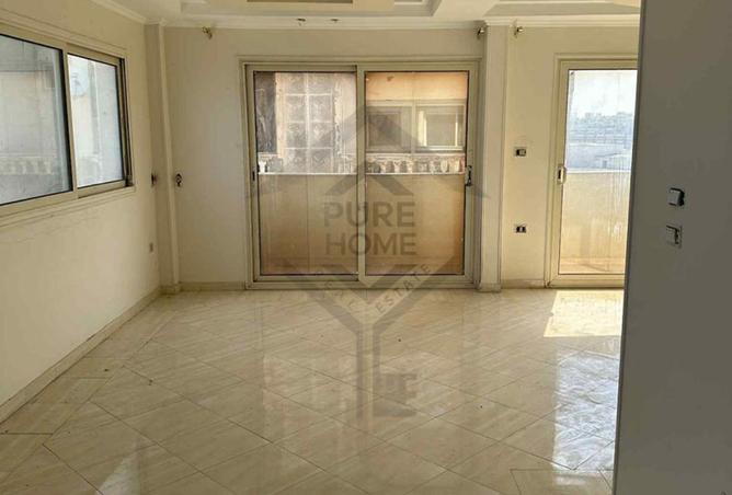 8322127 - Property Image 3