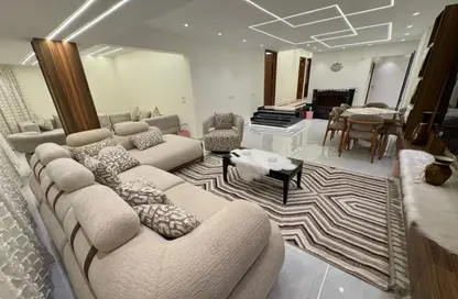 شقة - 3 غرف نوم - 3 حمامات للايجار في شارع القدس الشريف - المهندسين - الجيزة