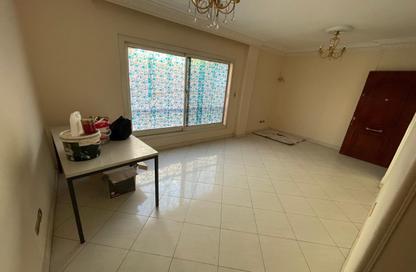 Apartment - 2 Bedrooms - 1 Bathroom for rent in Al Laselky St. - El Laselky - New Maadi - Hay El Maadi - Cairo