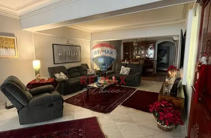 Apartment - 3 Bedrooms - 2 Bathrooms for sale in Nile Corniche St. - Garden City - Cairo Apartment - 3 Bedrooms - 2 Bathrooms for sale in Nile Corniche St. - Garden City - Cairo