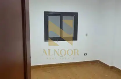 شقة - 3 غرف نوم - 2 حمامات للايجار في شارع السنترال - الحي الاول - مدينة 6 أكتوبر - الجيزة