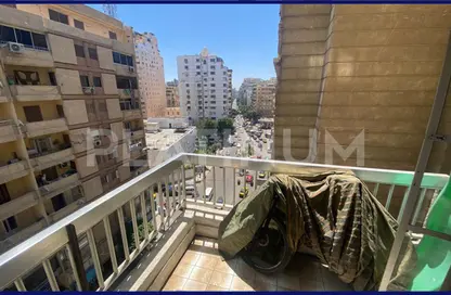 Apartment - 3 Bedrooms - 2 Bathrooms for sale in Ahmed Yehia St. - Glim - Hay Sharq - Alexandria
